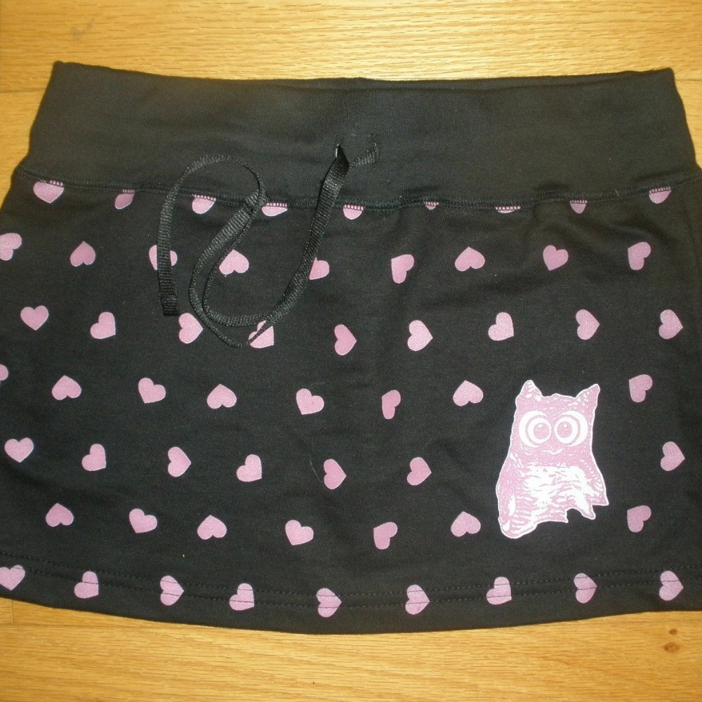 2 Hooters Heart Mini Skirt. Size Large.